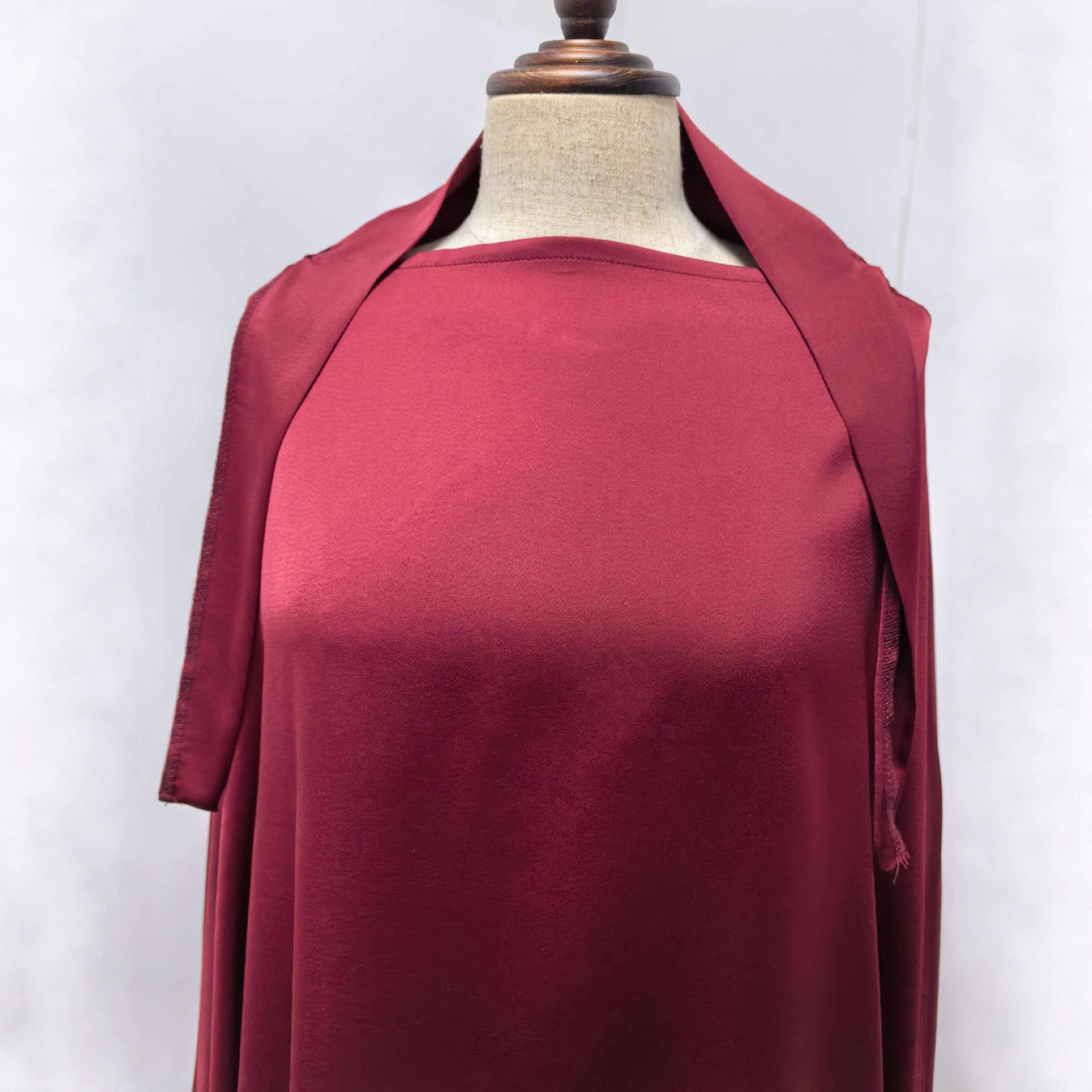 Vestido longo com capuz de cor sólida para mulheres, estilo abaya modesto, modelo solto, moda muçulmana, unissex, tamanhos adulto e infantil._voghion.com