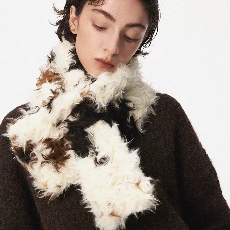 新款保暖秋冬仿羊羔毛绒围巾女双面轻奢披肩交叉百搭时尚围脖毛领