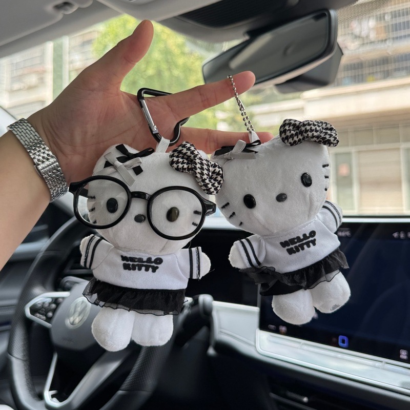 日系学院风黑白hellokitty 毛绒挂件 包包钥匙扣挂饰送闺蜜可批发|undefined