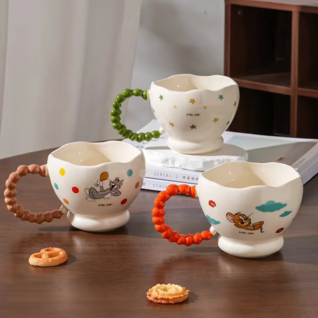 Taza de bebida de gato y ratón autorizada genuina Regalo de cerámica Taza de desayuno de gato Tom personalizada Taza de regalo de mano