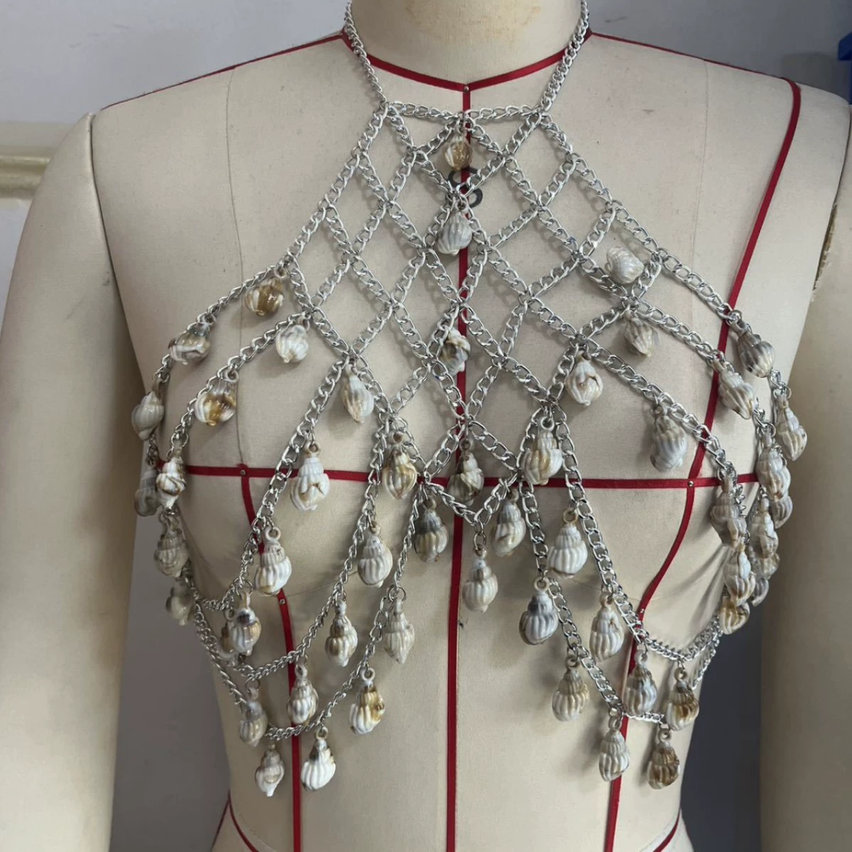 Хит продаж Q5090Y новая цепочка на грудь цепочки для тела Shell body chain