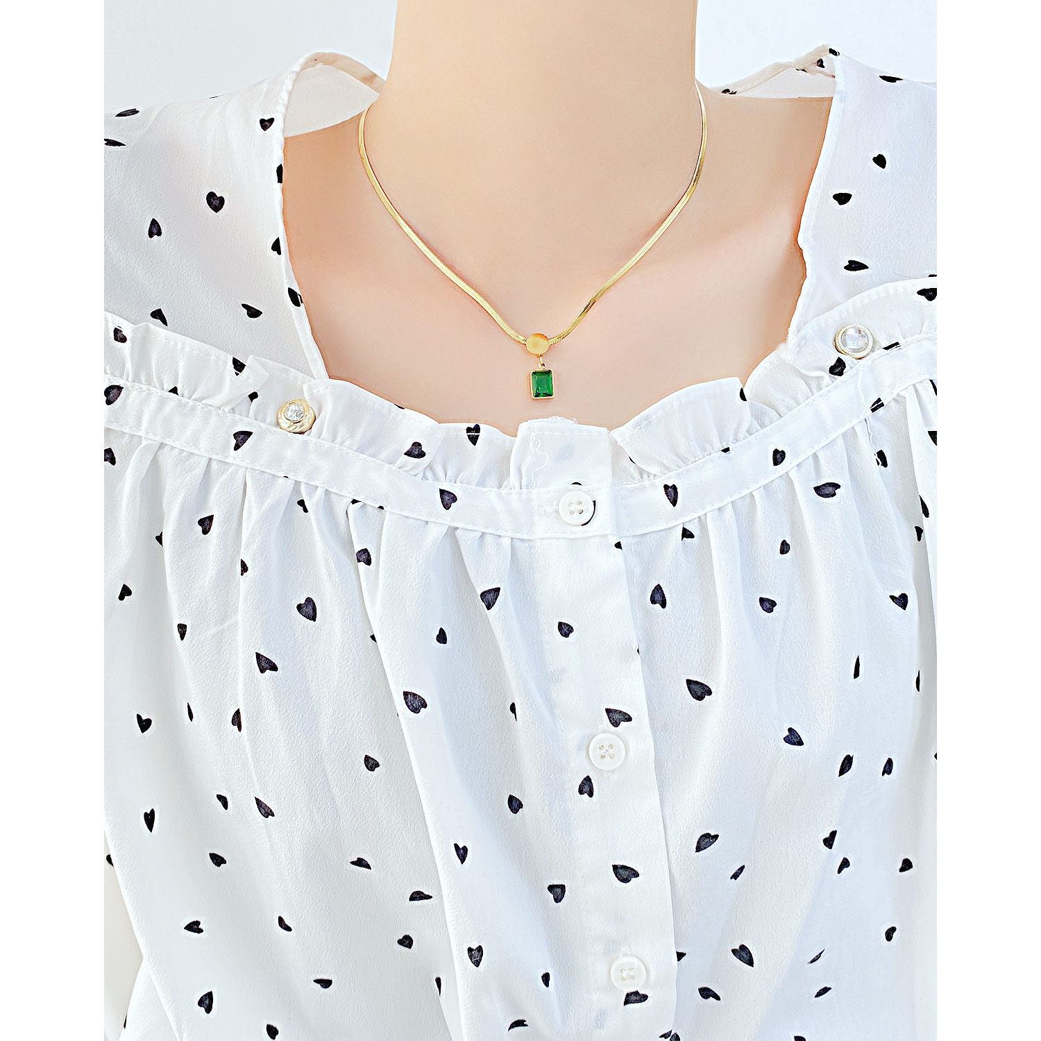 OPK饰品欧美热销复古风不锈钢祖母绿方形锆石吊坠钛钢蛇骨链项链