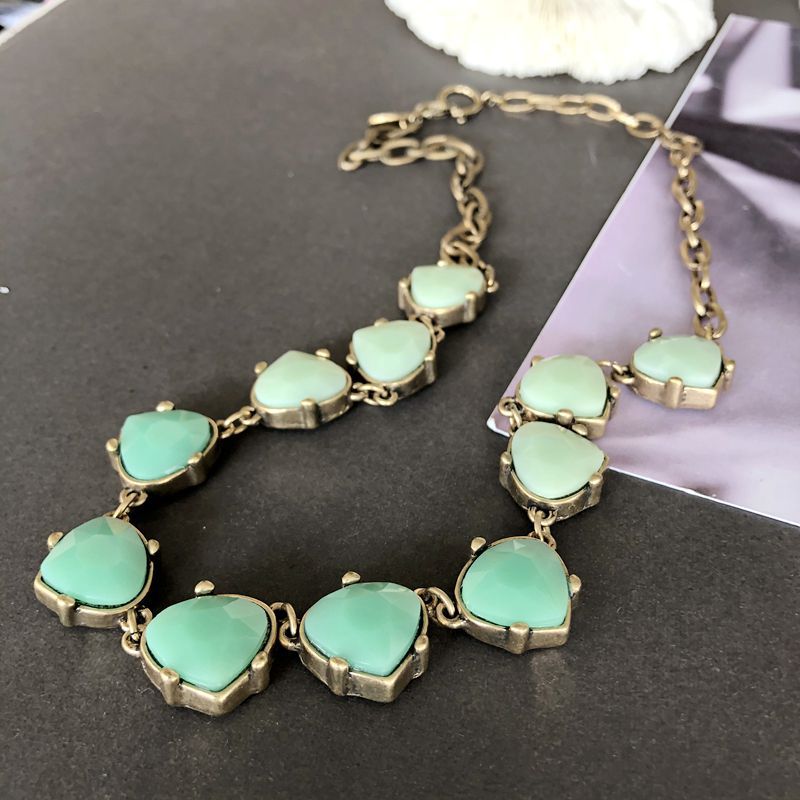 Nihaojewelry Wholesale Jewelry Blue-green Resin Gem Pendant Short Necklace display picture 9
