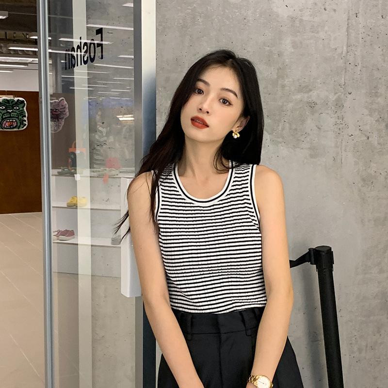 Acting skin-friendly Lyocell French style 2024 summer new cos style striped knitted sleeveless pullover vest for women