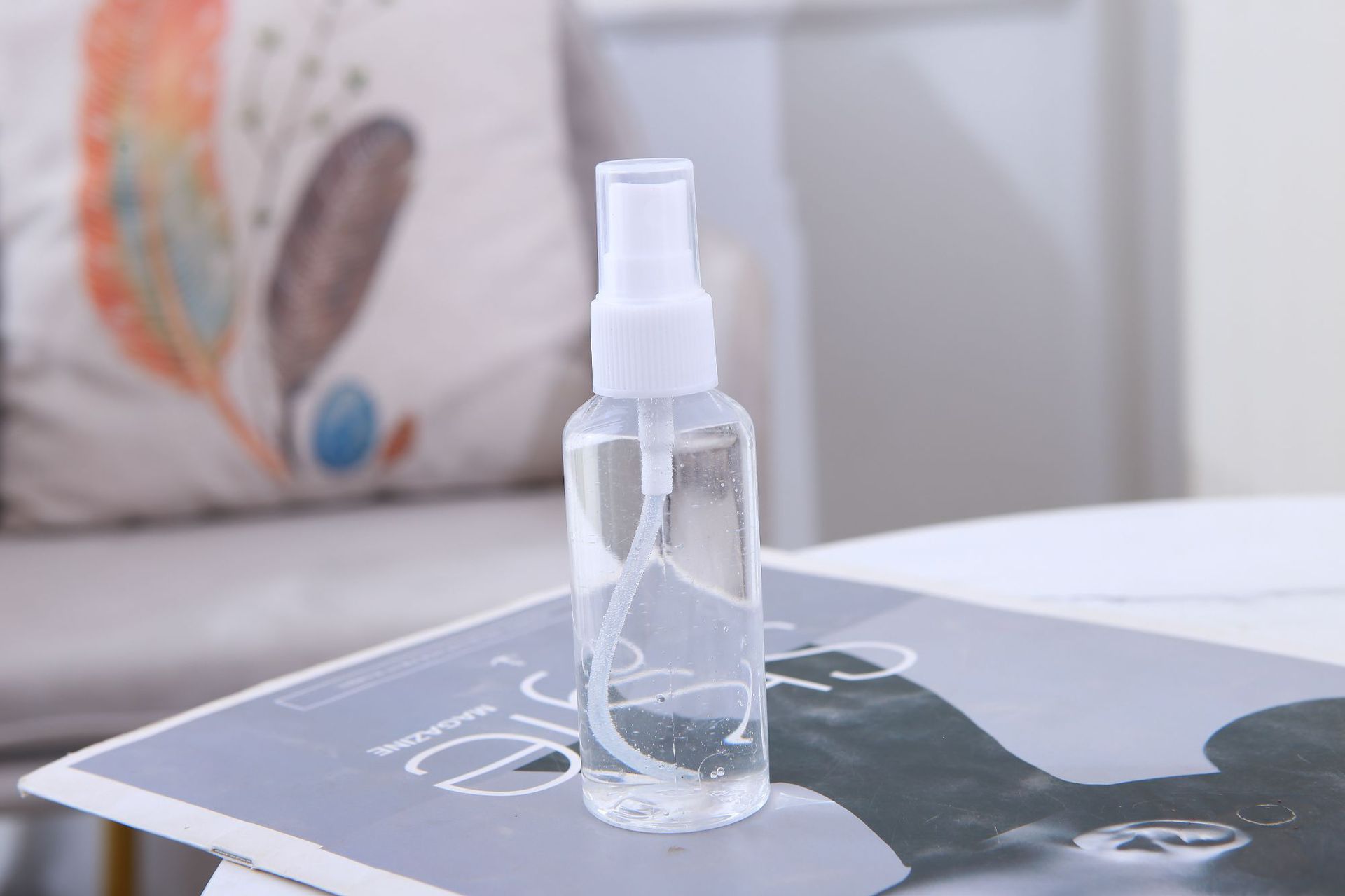 Muñeco de cabeza de hierba con planta verde, regalo creativo