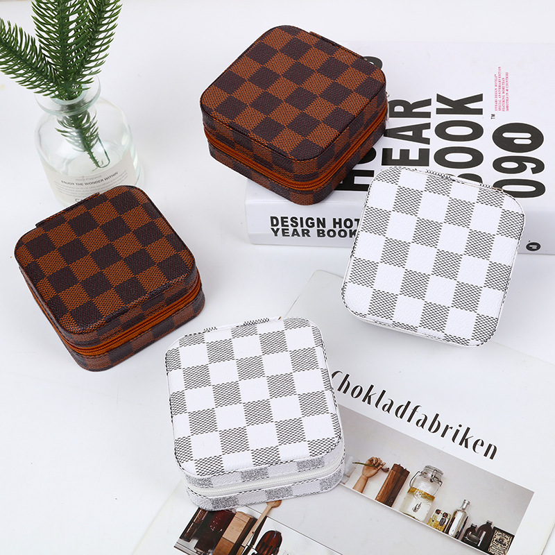 首饰盒收纳盒便携式耳钉耳环手饰品项链戒指小型迷你新款盒子批发