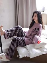 ɺ���q˯��Ů�����߼���ײɫ���ӼӺ��߅�q���⴩Ůʿ�Ҿӷ����b