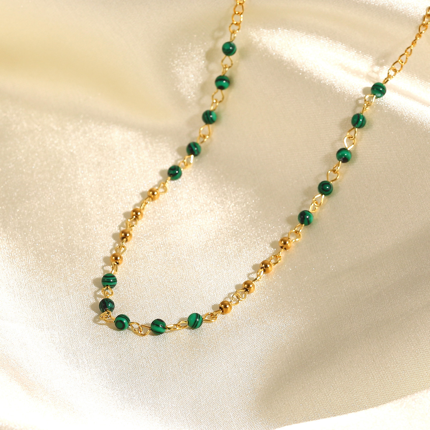 Moda 18k Oro Acero Inoxidable Verde Pavo Real Piedra Perlas Collar Mujeres display picture 5