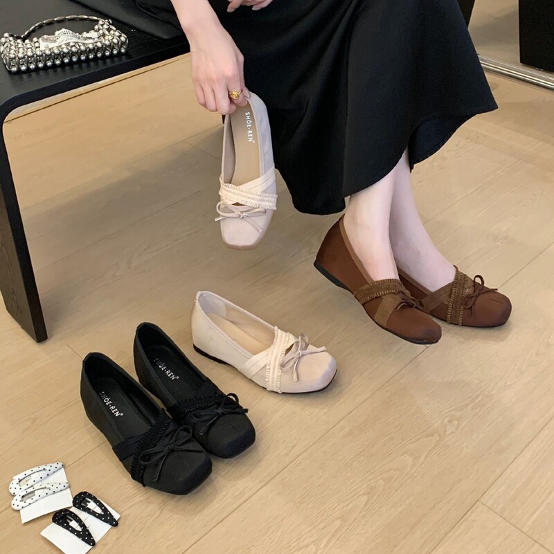 French-style square-toed women's shoes 2026 new satin elastic strap bowknot internal height-increasing mid-heel shoes French-style square-toed women's shoes 2026 new satin elastic strap bowknot internal height-increasing mid-heel shoes