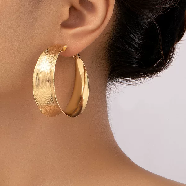 European and American fashion temperament new brushed metal earrings exaggerated exquisite stereo earrings earrings party gift earrings