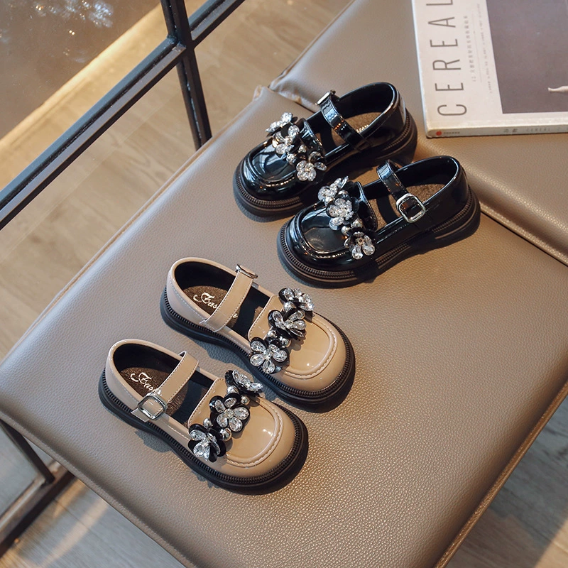 Обувь для девочек Кожаная обувь 2023 Весенняя новая детская обувь Туфли принцессы Универсальная Однослойная обувь в западном стиле для больших детей Весна и осень