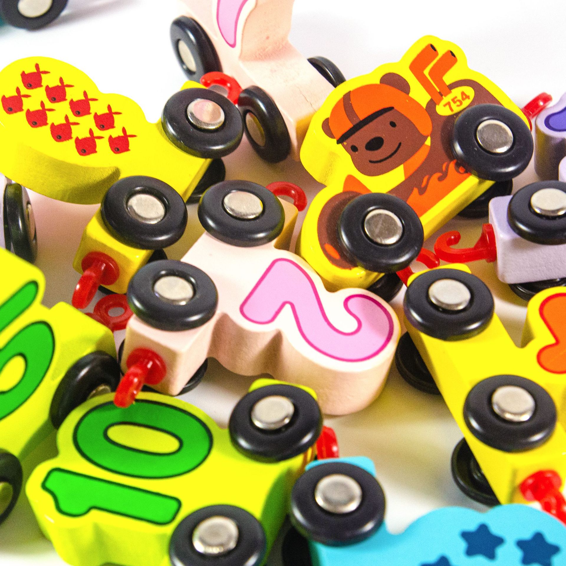 Desmontaje y montaje de los niños tren digital educación temprana arrastre coche de juguete bloques de construcción de inteligencia al por mayor juguetes de madera comercio exterior