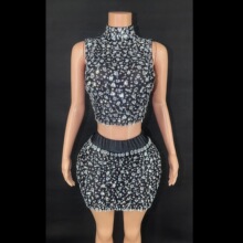 �W���M荷��w�B��ȹ���b�羳�t̺���Y��ȹ��ɫ�Ը���������