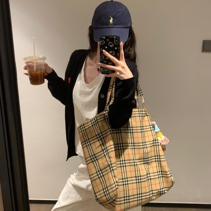 Xiaohongshu Blogger's Same Style Plaid Bag, Fashionable and Versatile Large-Capacity Shopping Bag, Commuter Shoulder Tote Bag for Women