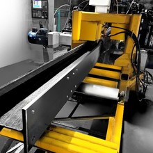 H型钢三维数控钻孔生产线数控钻孔 提供现场钻孔加工