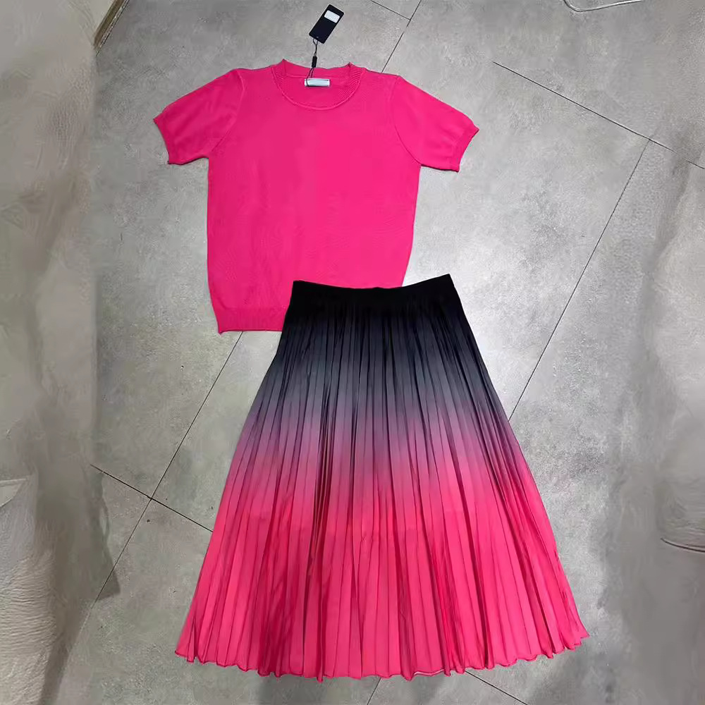 Knitted solid summer T-shirt