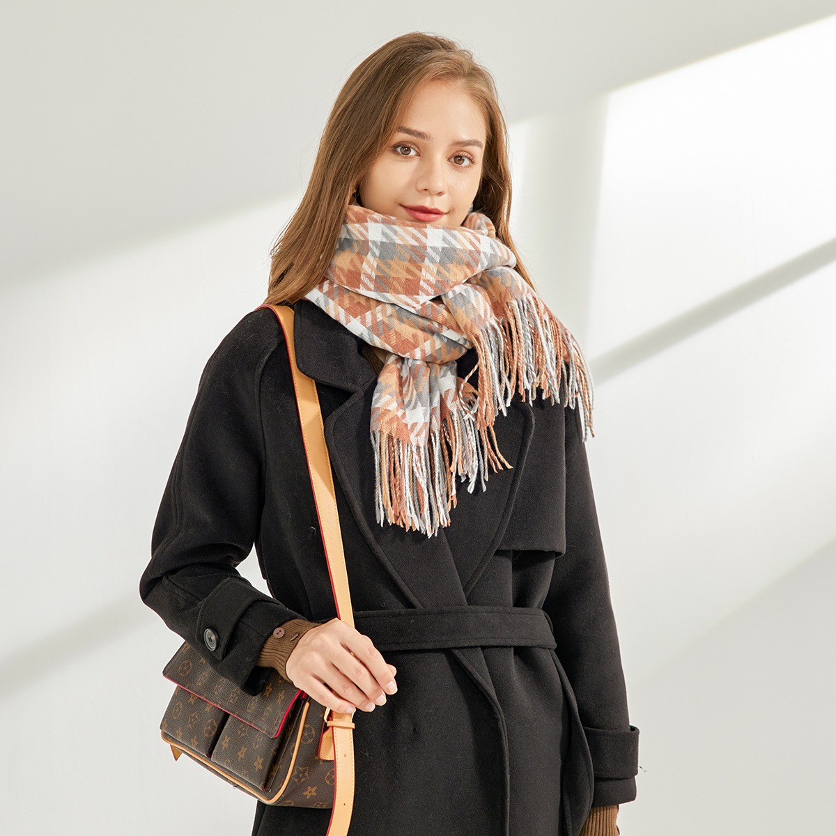Bufanda escocesa Siya 2025 New England para mujer, estilo urbano cálido para otoño e invierno, calentador de cuello elegante de alta gama en stock.