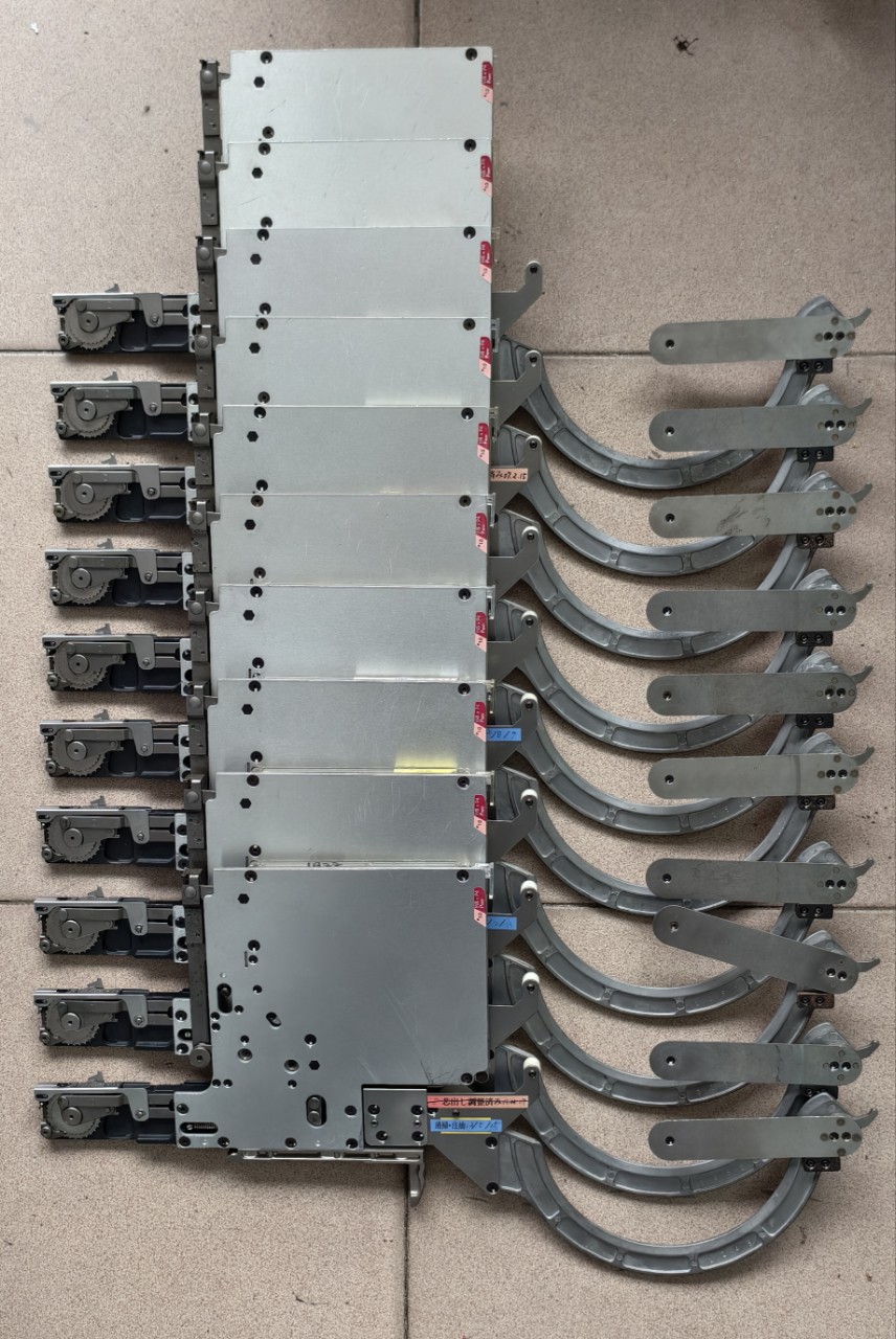 现货供应SMT富士贴片机XP143带收料盒不停机专用飞达