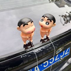 新商品のおしっこクレヨンしんちゃんのお尻の車の後ろの子供の車のストラップの装飾のトランクの人形の置物