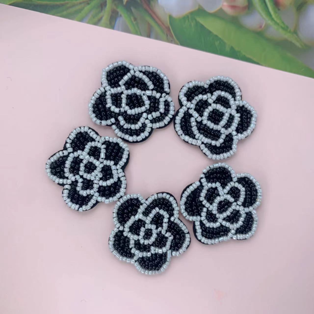 原头厂家手工钉珠米珠小香风 五瓣花 山茶花 花朵胸针 服装配件