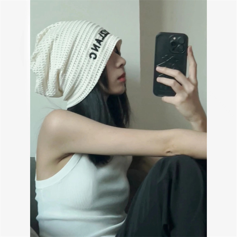 El verano puede llevar sombrero frío, sombrero de pila, bolsa de punto, pañuelo de cabeza grande, cara de letras pequeñas, sombrero de invierno