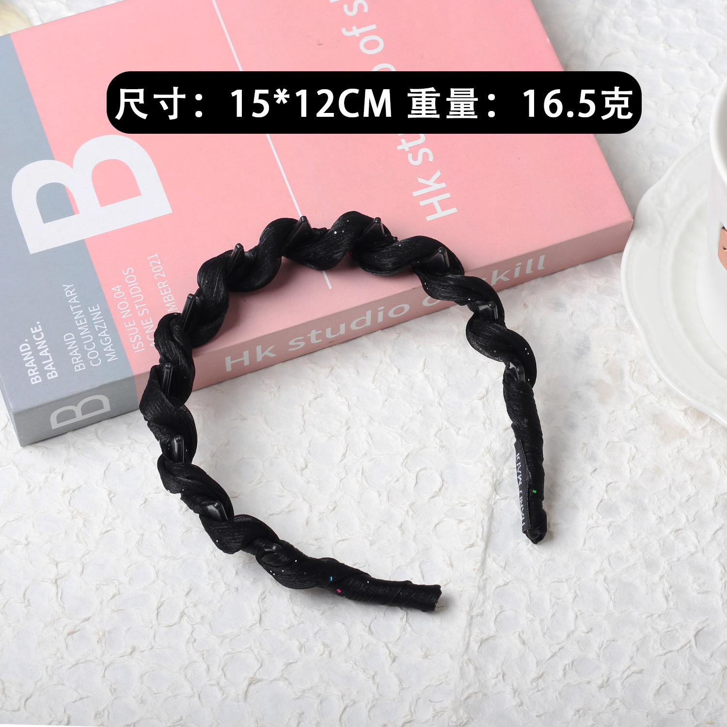 Temperamento pequeño estilo de fragancia tela envuelta alrededor de la diadema antideslizante con diadema de dientes pequeño libro rojo con el mismo estilo de tarjeta de alta calidad tocado femenino