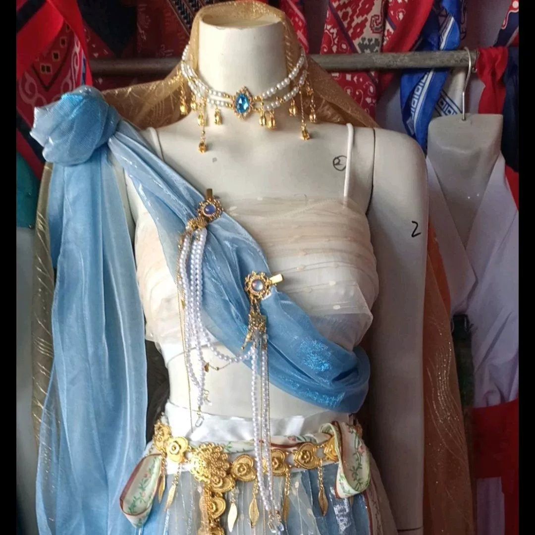 Дуньхуан Фэйтиан, не традиционный модифицированный ханьфу, эльфа Западного региона, элегантный этнический китайский стиль, студийная фотография, наряд для путешествий, фотографии.