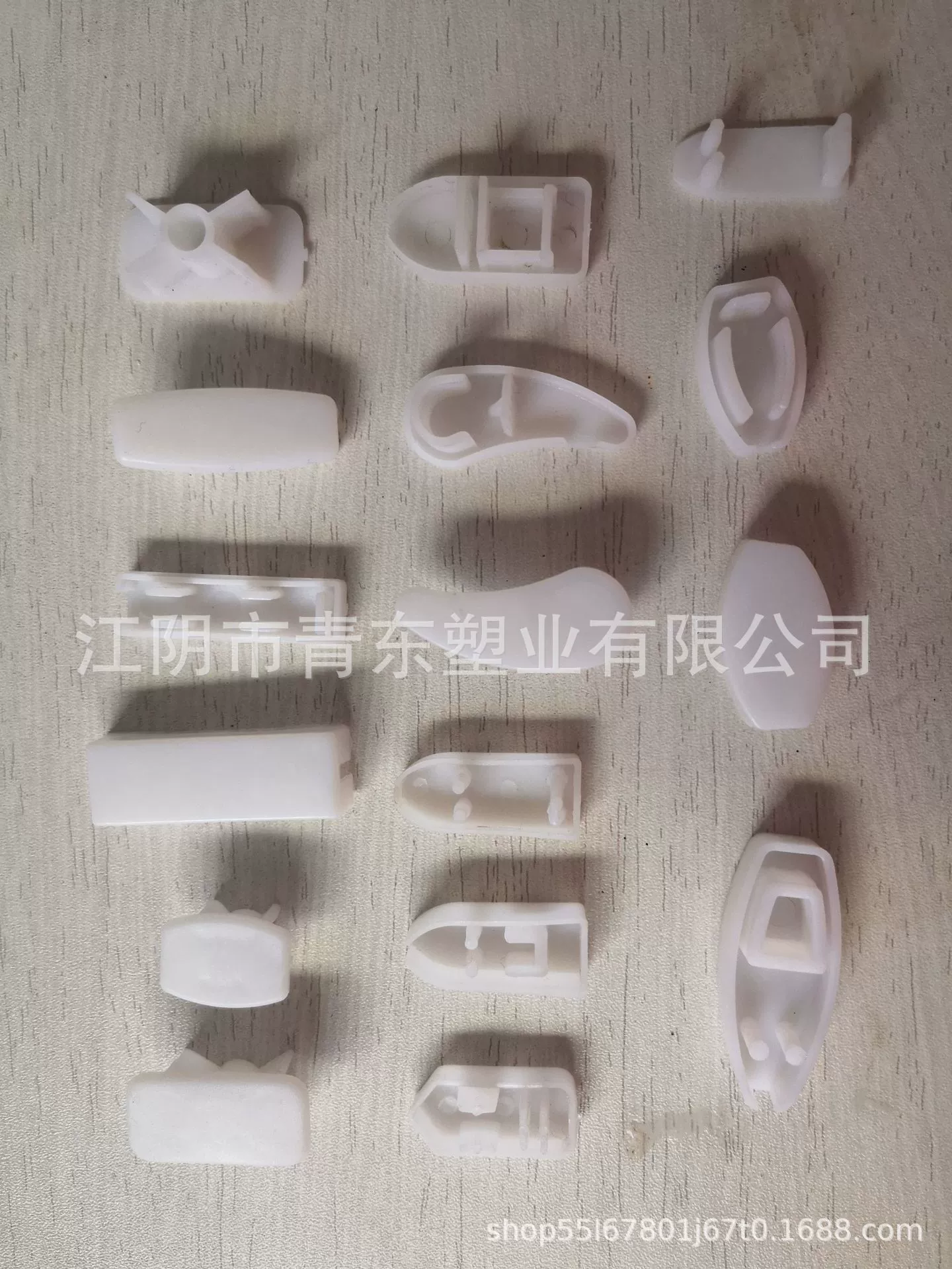 Пластиковая изогнутая направляющая белая ПВХ гибкая и жесткая изогнутая направляющая может быть выпрямлена, направляющая для штор может быть изготовлена по индивидуальным размерам.