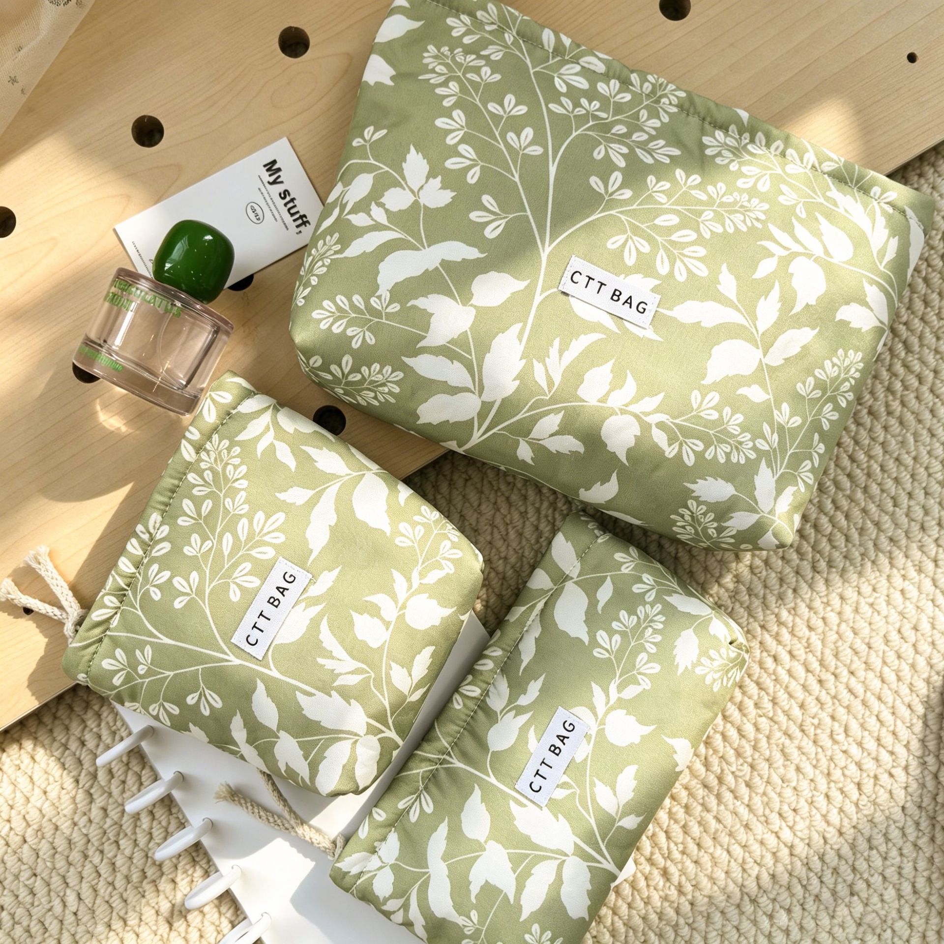 Bolsa de maquillaje impresa, bolsa portátil para niñas, bolsa de lavado, bolsa de almacenamiento, paquete de bolsas de artículos pequeños.