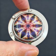 圆形金属折叠桌面挂包钩女士包挂钩跨境现货字母工艺礼品活动代发