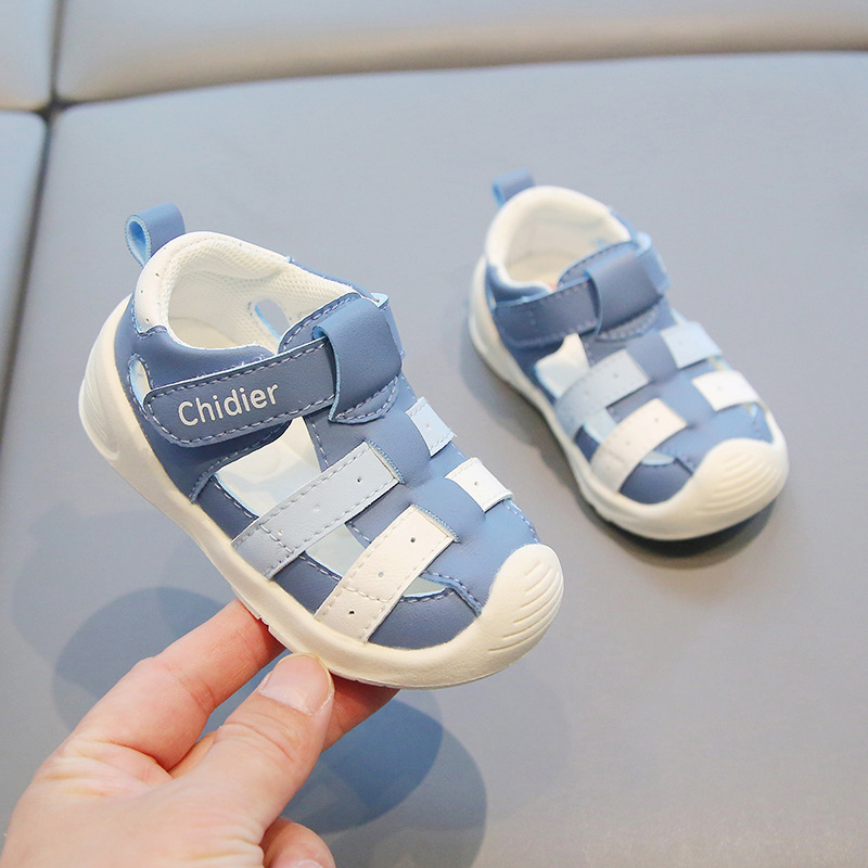 Sandalias de Baotou tejidas para niños 2024 nuevas sandalias de niña antideslizantes de fondo suave para niños de verano