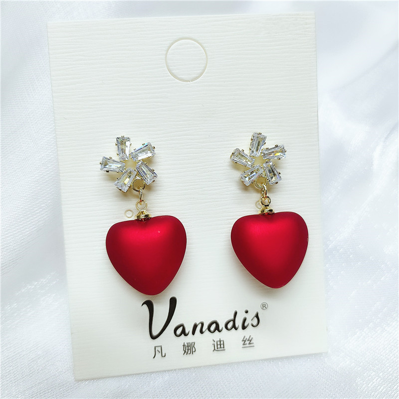 Fashion Peach Heart Pendent Alloy Earrings display picture 3
