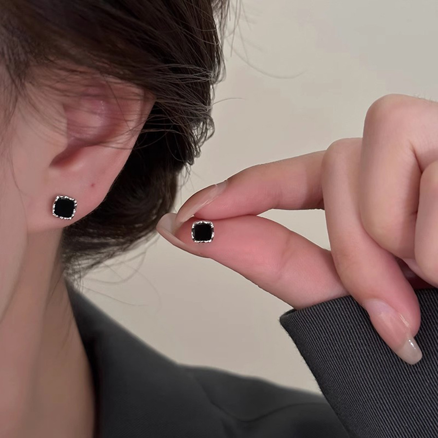 Titanium Men's Earrings Set Hypoallergenic And Tarnish Resistant_voghion.com