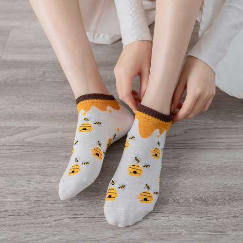 Korean Dongdaemun trendy socks for women cartoon boat socks little bee deer ins socks physical supermarket supply batch