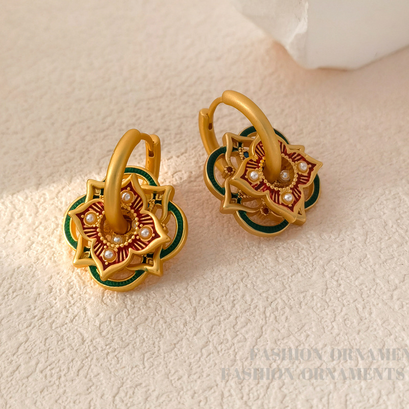 Genuine retro design painted earrings