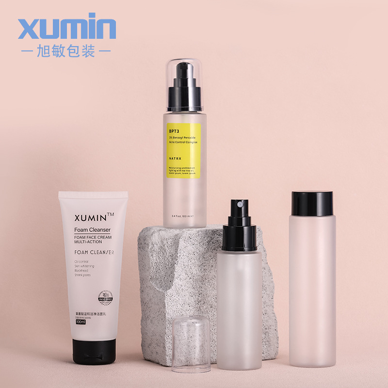 Productos DE CUIDADO DE LA PIEL Xumin traje 100mlpet botella de spray 50g botella de crema de inyección botella de loción de bomba de presión esmerilada