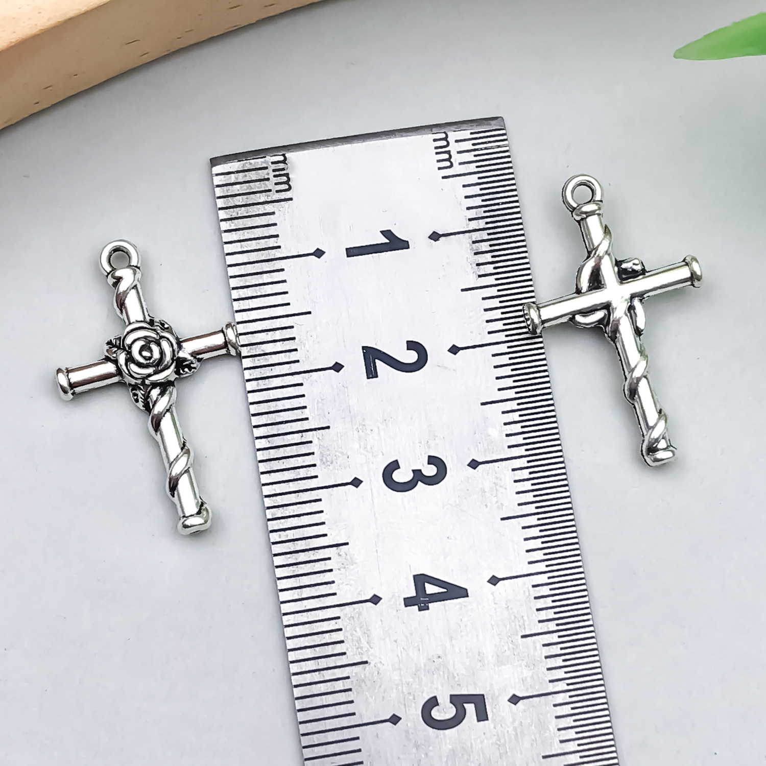 1 ancient silver rose cross 15x26mm-1.2g-16921