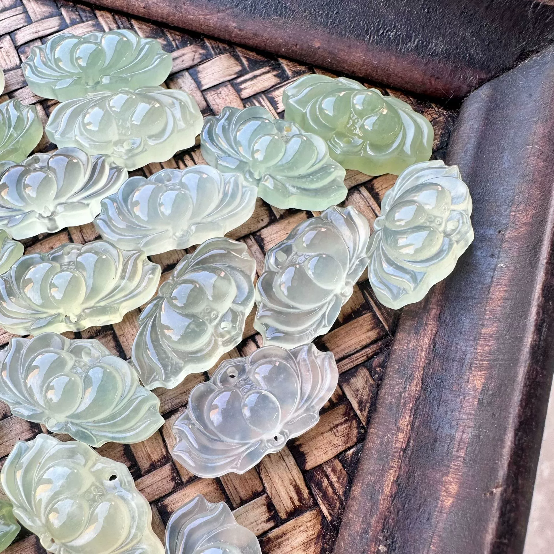 Pendant jade, wholesale