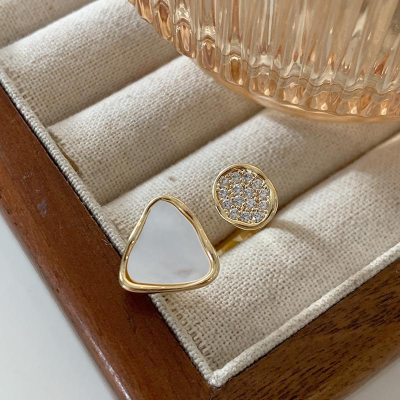 Zircon Triangle Mother-of-Pearl Open French Style Exquisite Fashion Versatile Index Finger Ring Light Luxury High-End_voghion.com