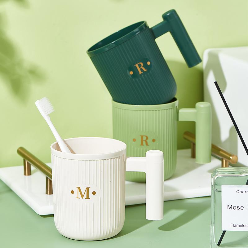 Thickened Toothbrush Cup with Vertical Stripes, Luxury Couple's Brushing Cup, Accommodates Toothbrush and Toothpaste, Student Plastic Oral Care Cup