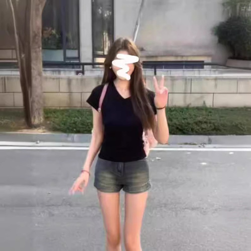 American V-neck pure desire black short-sleeved women's summer slimming hot girl niche slimming versatile top