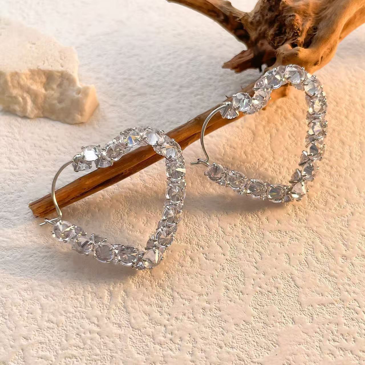 Fashionable cute sophisticated earrings