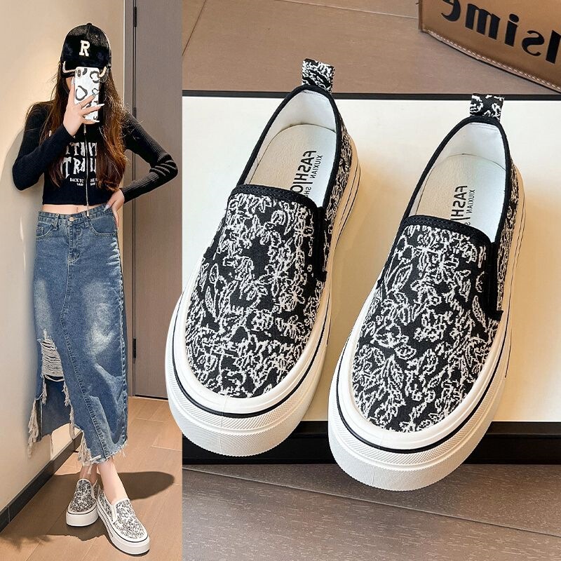 Slip-On Canvas Shoes for Women, Summer Thick-Soled Sneakers, 2025 New Style Fisherman Shoes, Versatile Lazy Shoes with Chinese Style Embroidery