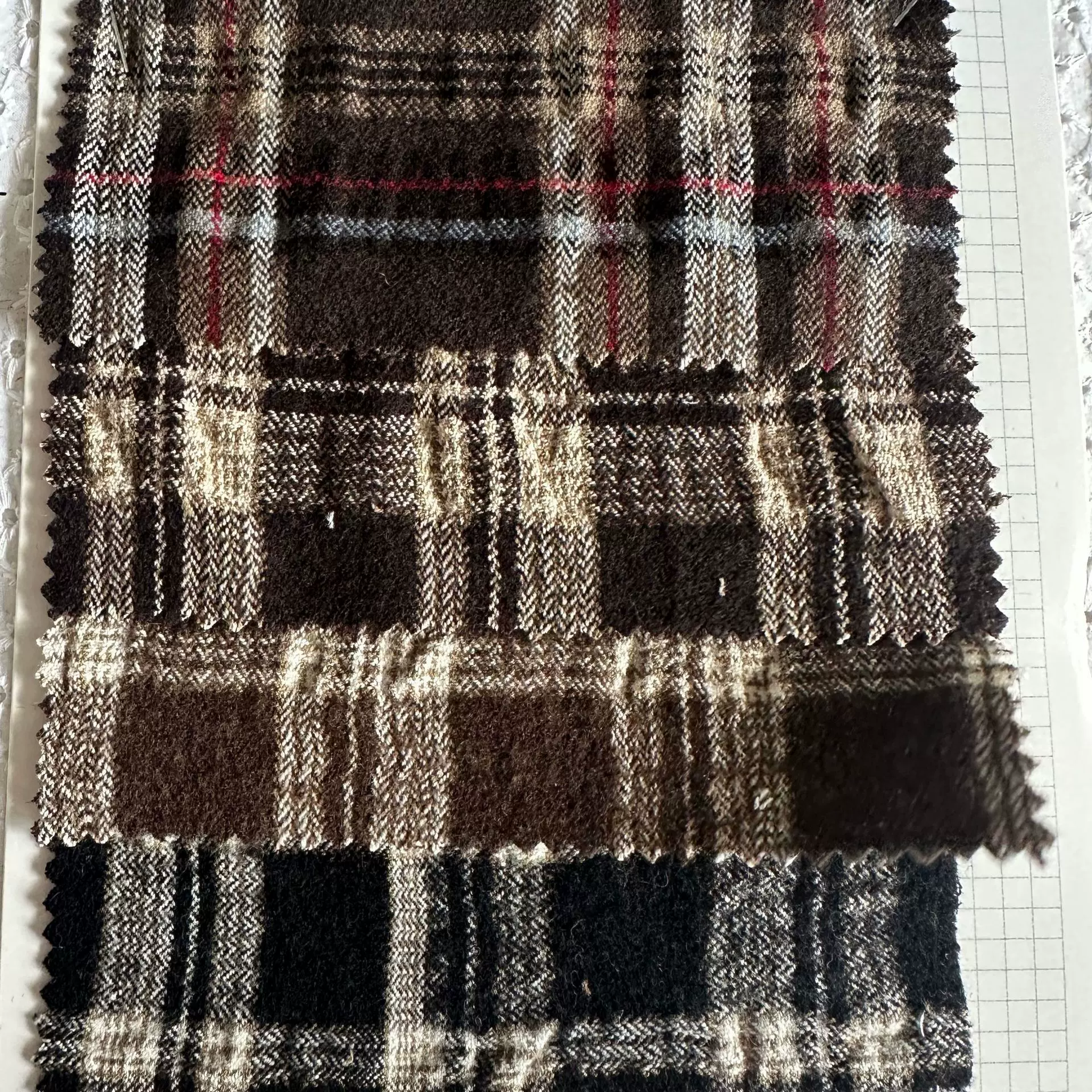 60羊毛色织混纺起皱泡泡纱格子毛呢秋冬衬衫外套色织面料300G薄呢