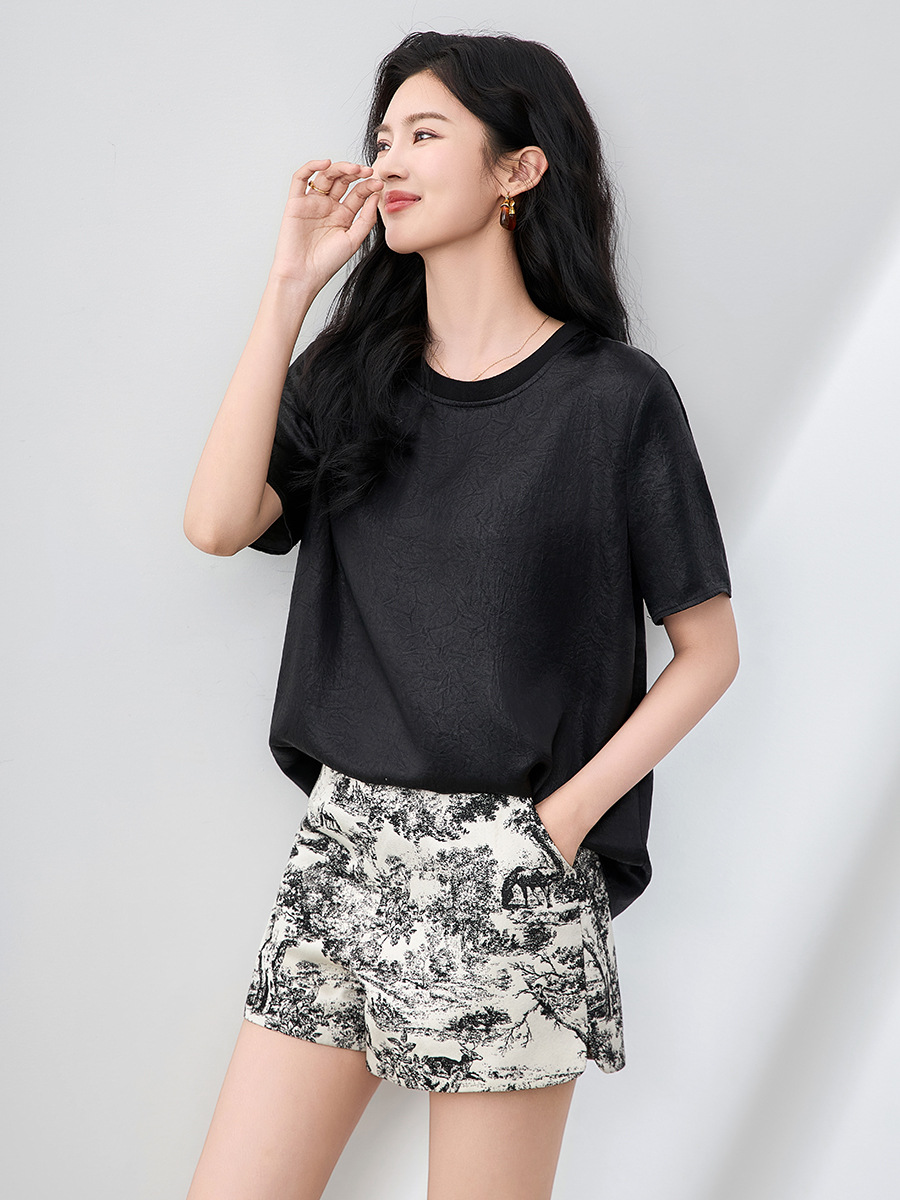 Áo thun satin chua crepe dáng rộng tay ngắn mát mẻ — Màu đen