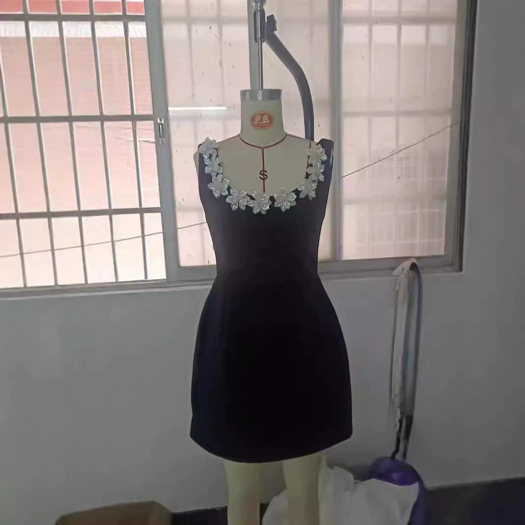 Трансграничные 2024 Европа и США весна и лето новый ремень без рукавов карманные платья INS свободные повседневные женские платья