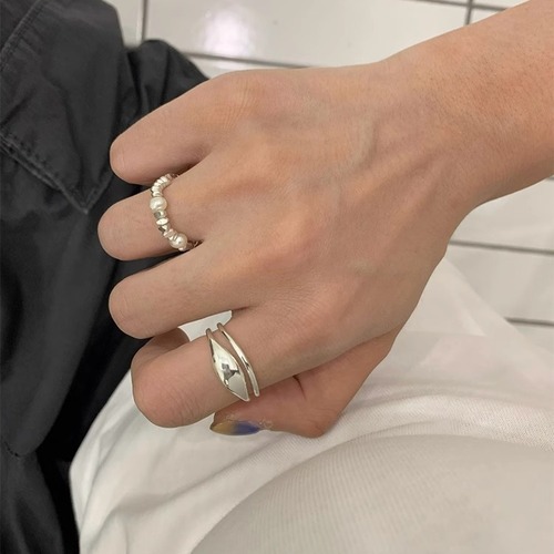 Irregular broken silver pearl ring for women, light luxury niche design, high-end tail ring, fashionable and personalized hand jewelry