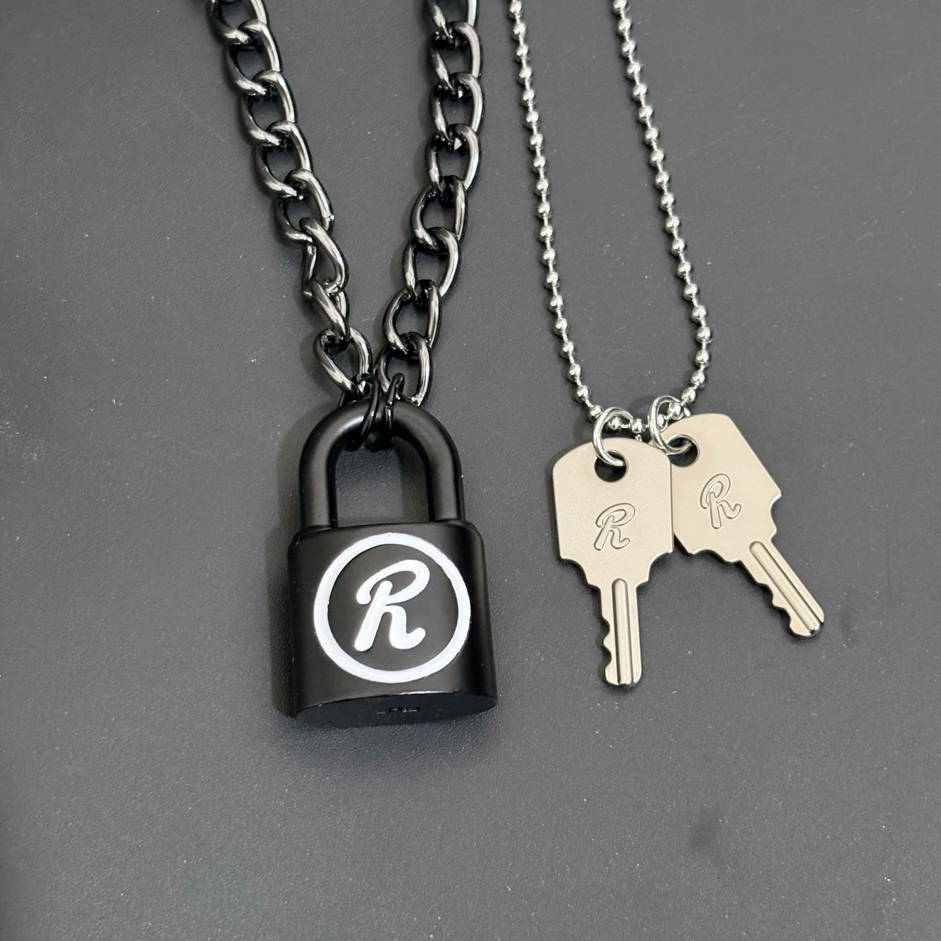 NANA Nanjing Lock Necklace Girl Matte Punk R Lock Couple Sweater