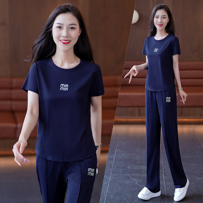 Mom's Age-Reducing Fashionable Casual Ice Silk Suit 2025 New Style Slimming Look Sports Short-Sleeved Running Two-Piece Set for Women