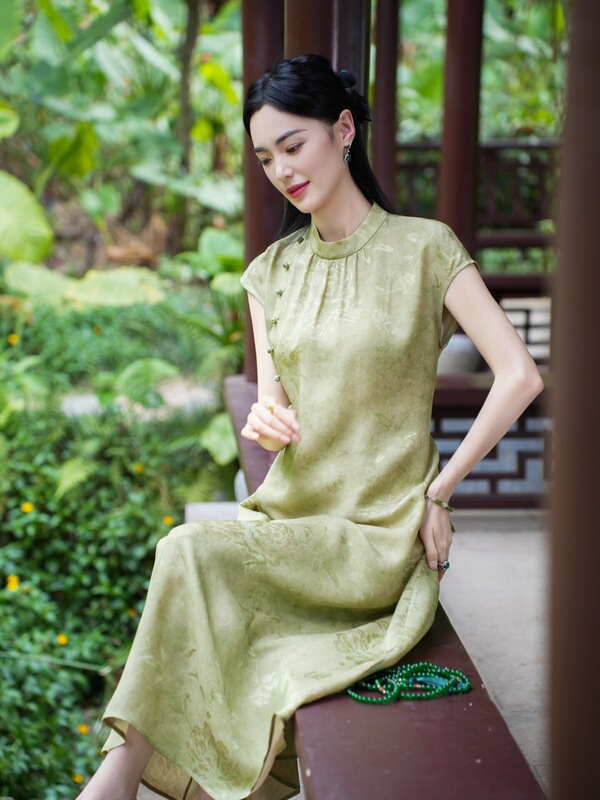 【100% Mulberry Silk Double Warp Twill】Chinese-Style Double-Sided Two-Tone Plant-Dyed Dress 8212 【100% Mulberry Silk Double Warp Twill】Chinese-Style Double-Sided Two-Tone Plant-Dyed Dress 8212